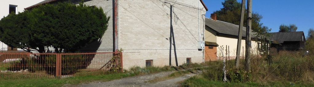 Dom z warsztatem stolarskim