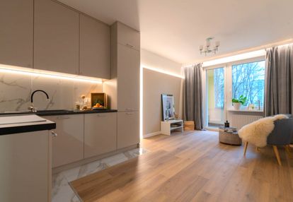 Okazja-remont-3pokoje-balkon-media miejskie-zieleń