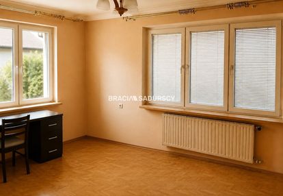 Budynek z wz na rozbudowę w brzesku.