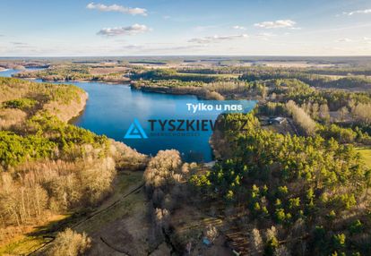 Działka nad jeziorem na sprzedaż