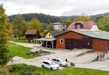 Burzyn - gospodarstwo, dom, ziemia, las (12,74 ha)