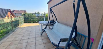 Przestronne mieszkanie z tarasem!