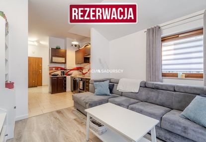 Przestronne i dobrze doświetlone / klimatyzacja