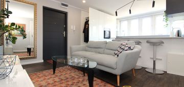 Nowoczesne | duży balkon | centrum | garderoba