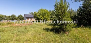 Działka budowlana 721 m2 nad stawem, skrzynki