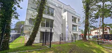 Trzypokojowy apartament z jacuzzi 120 m od plaży!