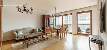 Elegancki apartament przy polu mokotowskim