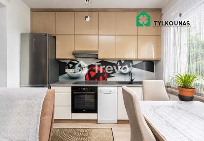 Miejsce w hali| kameralna zabudowa|widok na zieleń