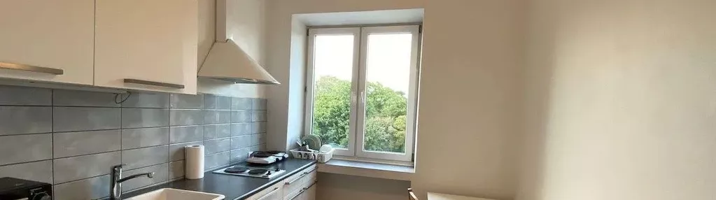 Kawalerka z oddzielną kuchnią, 31 m kw, balkon