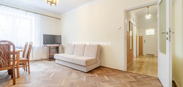 2-pokojowe z osobną kuchnią.