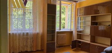 W kamienicy rozkładowe z potencjałem 90 m2