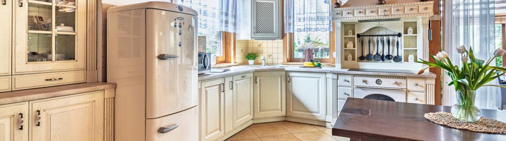 Dom jak z bajki nad rzeką wartą