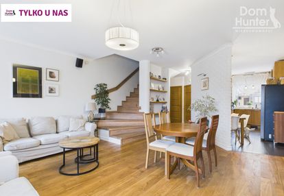 Piękny dom skrajny szereg z ogrodem i garażem