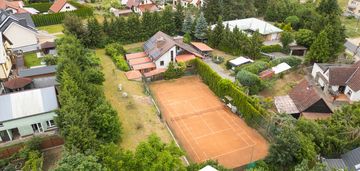Wymarzony dom z basenem, sauną i kortem tenisowym