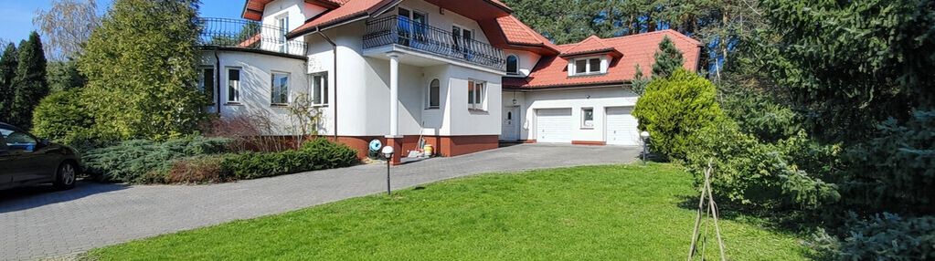 Dom wolnostojący 370 m², garaż, 2300 m² działki