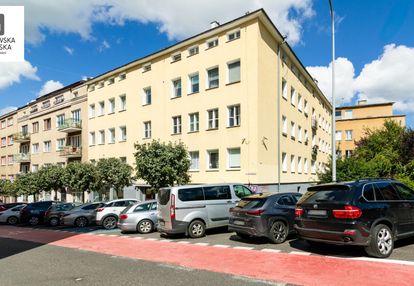 Przestronne mieszkanie pod kamienną górą