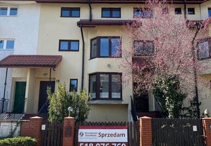 Przestronny segment w zielonej starej miłosnej