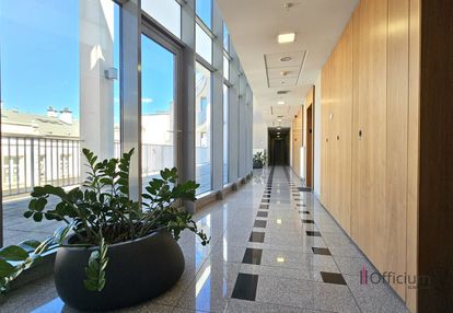 Apartament w nowoczesnym budynku, ścisłe centrum.