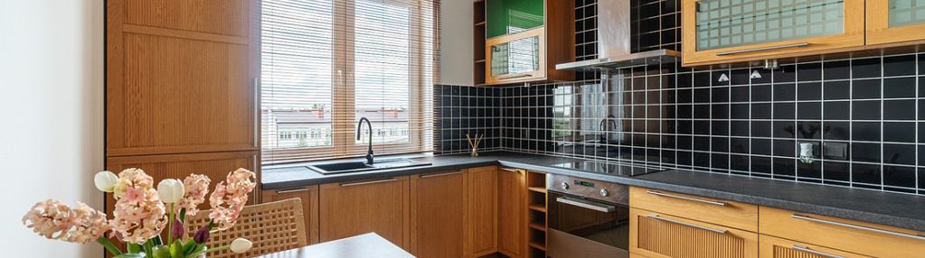 Dwupoziomowe mieszkanie z garażem i 2 balkonami