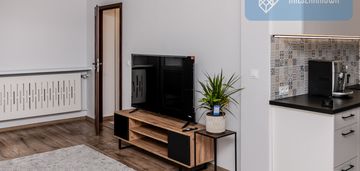 Nowoczesne 40 m² z widokiem na centrum | 3 szafy