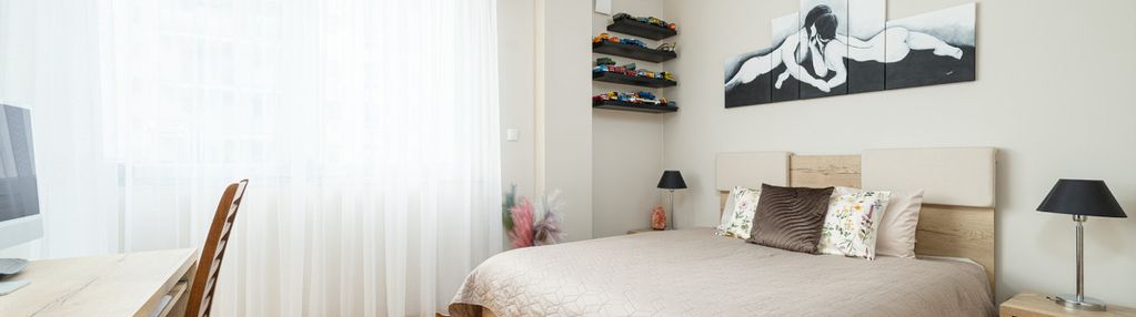 2 pok. na skoroszach -duży balkon -południe -garaż