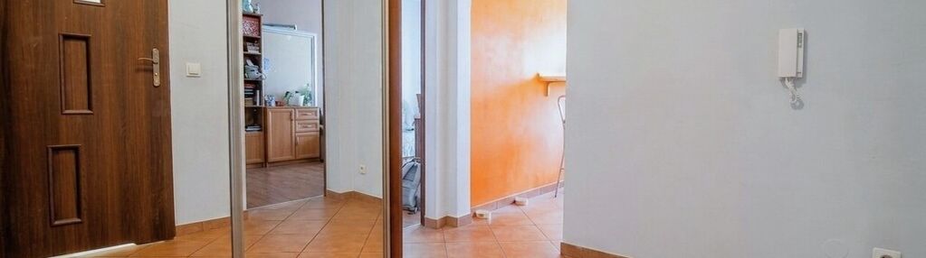 Z osobną kuchnią, balkon 2 pokojowe, młode osiedle