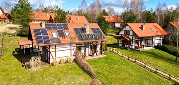 Dom nad jeziorem- barkocin