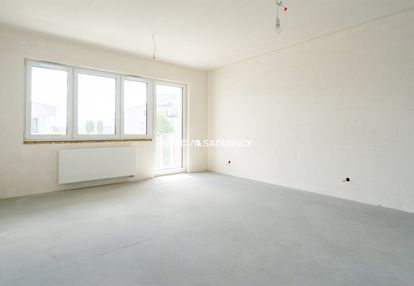 3pok., msc.postoj., komórka, zalew bagry, tramwaj