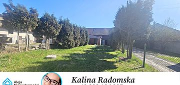 Dom z potencjałem, budynki gospodarcze – gniazdów