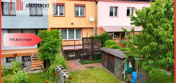 Zadbany szeregowiec z ogrodem tuż przy jeziorze