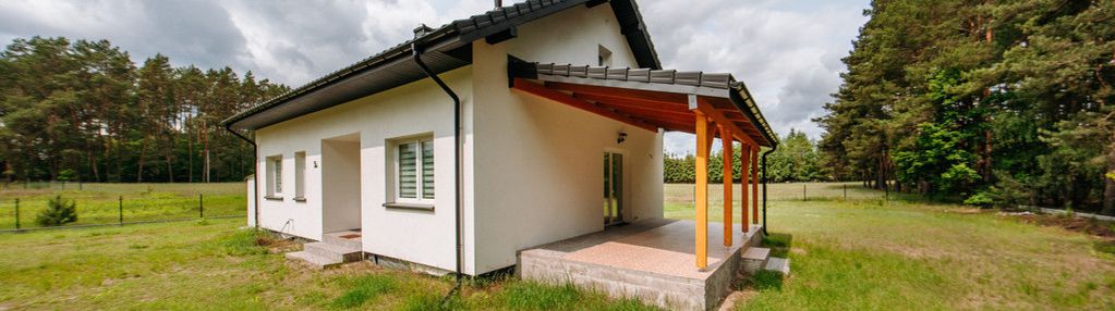 Dom wolnostojący z widokiem na las