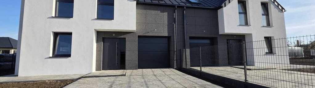 Nowoczesny dom bliźniak, stan deweloperski