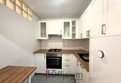 Trzy oddzielne pokoje, blisko wum