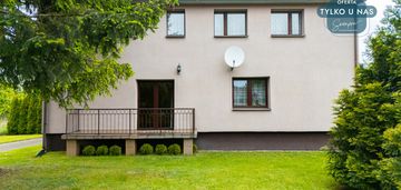 Piętrowy dom wolnostojący, dogodny dojazd do łodzi