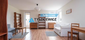 Wysoki parter | jasne narożne z balkonem | piwnica
