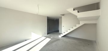 Segment w bobrowcu i 129 m2 i działka 323 m2