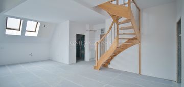 Dwupoziomowe, podwyższony standard, wysokie