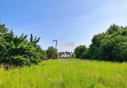 Urokliwa działka  w spokojnym miejscu 748m2