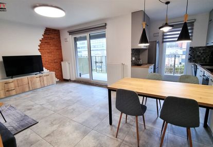 Elegancki apartament-ul. milionowa, garaż, komórka