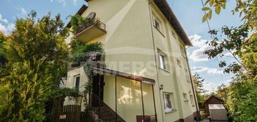 Duzy dom 3 kondygnacje - 8 pokoi, działka 500 m2