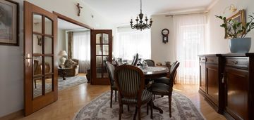 3 pokoje, działki leśne, garaż przy budynku