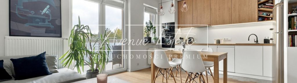 Widok na zieleń i nowoczesne i jasne