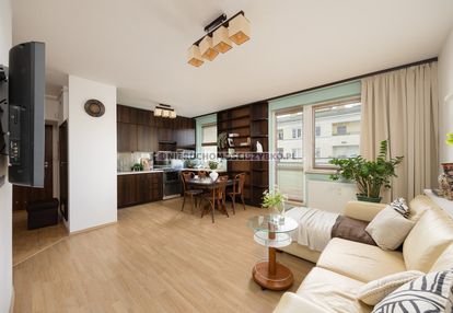 54,6 m² z dużym balkonem – stary rembertów