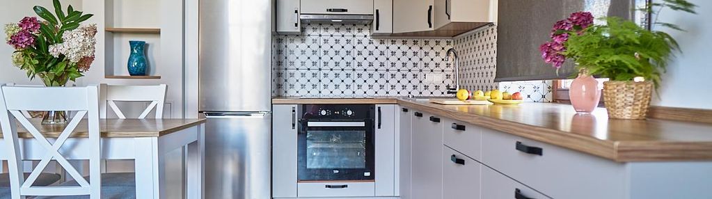 Wysokie typu loft, ciche, jasne, parking, balkon