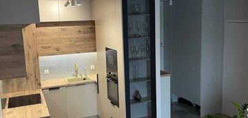 | nowy budynek | umeblowane | balkon |