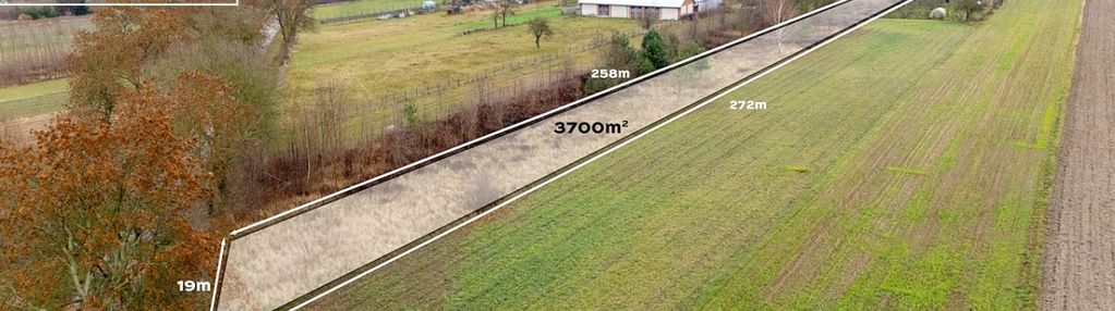 Działka budowlana 3700 m² z mediami przy drodze