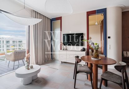 Designerski apartament z widokiem na marinę