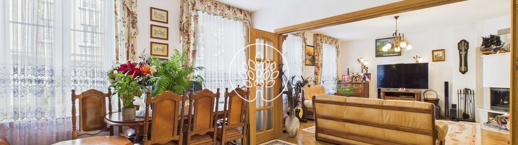 Mokotów, przedwojenna kamienica, blisko łazienek