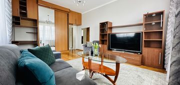 41 m², centrum miasta, balkon, metro
