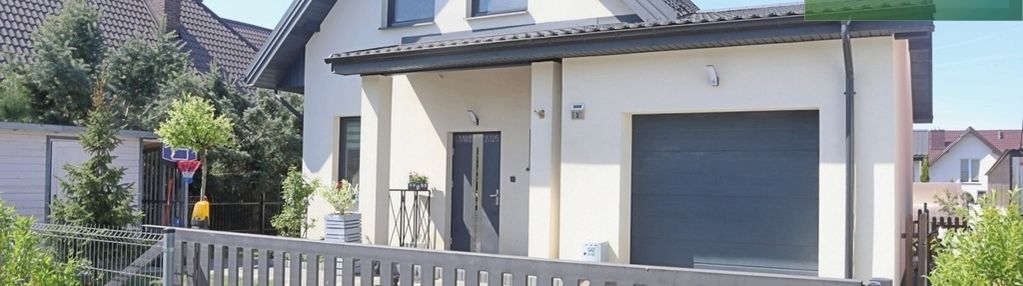 Nowoczesny dom wolnostojący z ogrodem i szklarnią